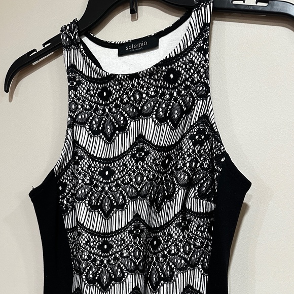 Semi Formal Lace Dress Size M - Picture 2 of 8